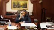 محافظ البحر الأحمر يهنئ أوائل الإعدادية هاتفيا ويؤكد فخره بتفوقهم