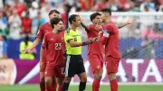 بضغط من رونالدو.. الحكم جلال جيد يلغي هدف أوزبكستان في كأس العالم