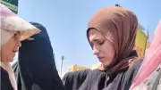 طالبة ثانوية عامة تنهار بعد عدم عثورها على رقم جلوسها بالعاشر من رمضان