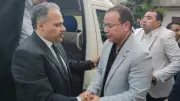 محافظ الشرقية يؤدي صلاة الجنازة ويعزي في وفاة شقيق مدير إدارة مكتب المحافظ