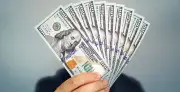 تراجع ملحوظ في سعر الدولار اليوم بالبنوك المصرية في المساء