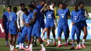 إصابة مفاجئة تهدد مشاركة نجمي فرنسا أمام السويد في كأس العالم