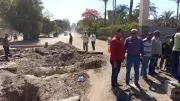 رئيس مدينة طوخ يتابع مشروع الصرف الصحي على طريق شبين القناطر