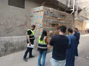 تاجر يخزن 90 ألف عبوة مياه ومشروبات غازية بطريقة غير آمنة في الواحات