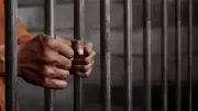 إحالة عاطل للمحاكمة بتهمة انتحال صفة شرطي والنصب بالوايلي