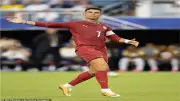 لماذا خلع رونالدو حذاءه الذهبي بين شوطي مباراة البرتغال وكولومبيا؟