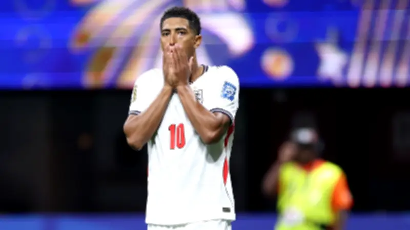 بيلينجهام يتصدر قائمة 11 لاعباً مهددين بالإيقاف في كأس العالم
