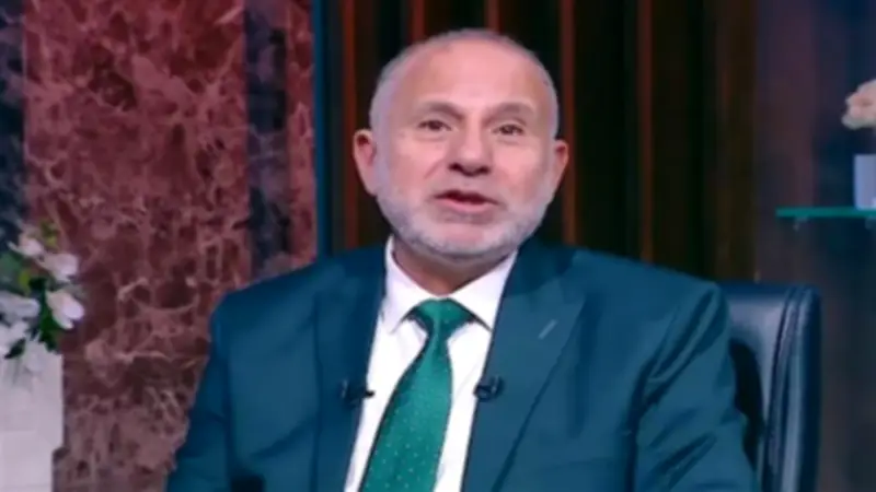 الهدوء مفتاح التعامل مع مريض ألزهايمر.. نصائح طبيب نفسي
