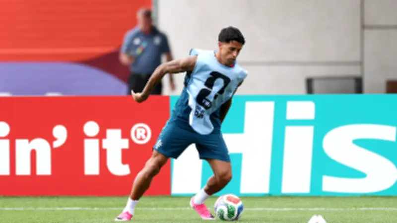 كانسيلو يرفض البقاء في الهلال ويتمسك بالعودة إلى برشلونة