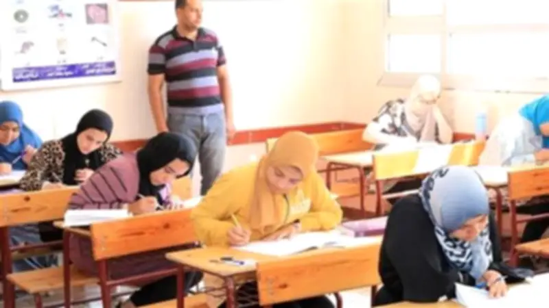 الاستيقاظ المبكر للمذاكرة: هل يفيد طلاب الثانوية العامة؟