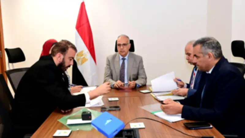 وزير الري يوجه بالدراسة الفنية لتغطية بعض المجاري المائية
