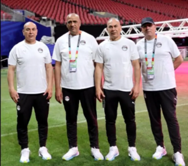 الجهاز الفني لمنتخب مصر يتفقد أرضية ملعب أتلانتا قبل مواجهة الفراعنة ضد الأرجنتين بكأس العالم