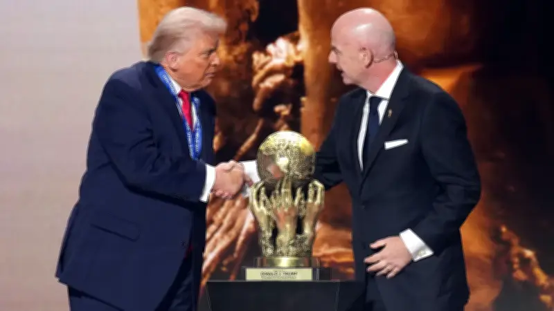 من موسوليني إلى ترامب: تدخلات سياسية تهز كأس العالم عبر التاريخ