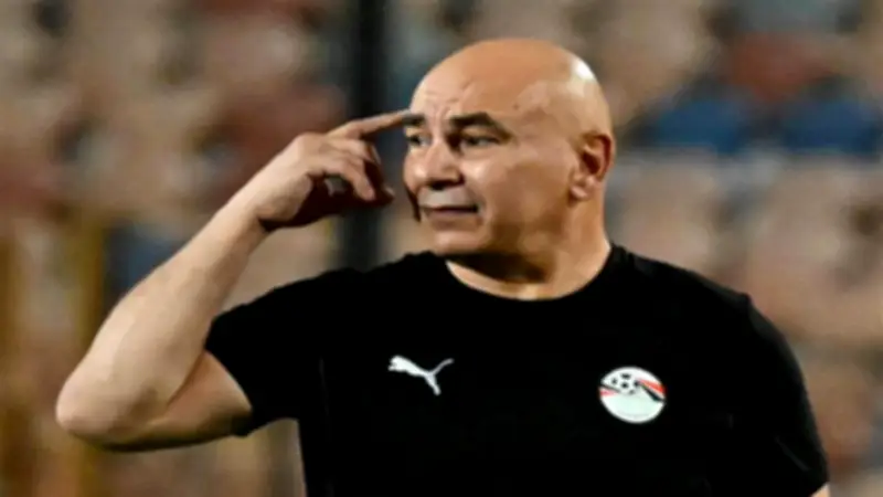 حسام حسن يجهز لاعبي مصر لركلات الترجيح أمام أستراليا في كأس العالم