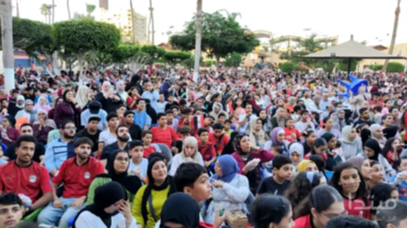 إقبال جماهيري كبير على مركز شباب الجزيرة لمتابعة مباراة مصر والأرجنتين