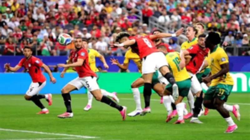 إمام عاشور يسجل هدفاً عالمياً لأستراليا في الدقيقة 13 بكأس العالم 2026