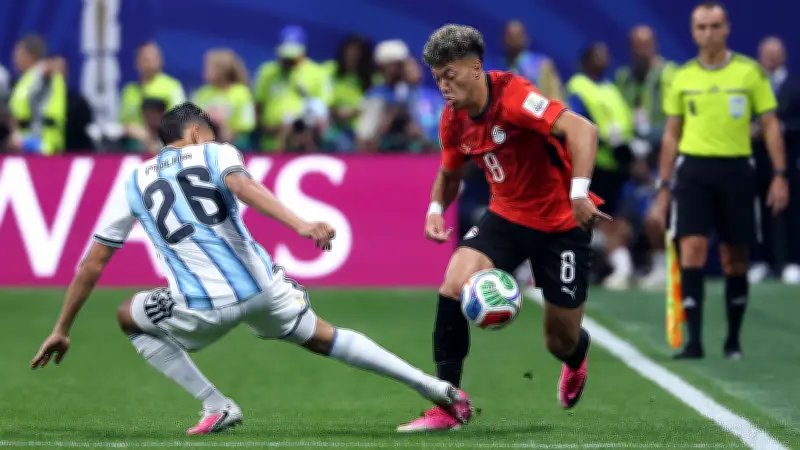 إمام عاشور يثير قلق حسام حسن في مباراة الأرجنتين بكأس العالم