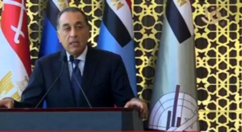 مدبولي للرئيس السيسي: أتوجه بخالص التحية والتقدير لما قدمتموه لمصر