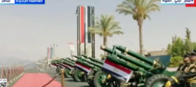 استقبال رسمي حافل للرئيس السيسي في مقر القيادة الاستراتيجية الجديدة