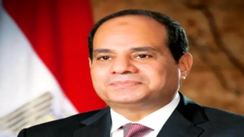 الرئيس السيسي يصل مقر القيادة الاستراتيجية بالعاصمة الجديدة وسط استقبال رسمي