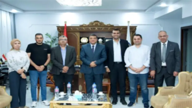 محافظ قنا يوجه بسرعة إنهاء المشروعات الصحية ورفع كفاءة الخدمات