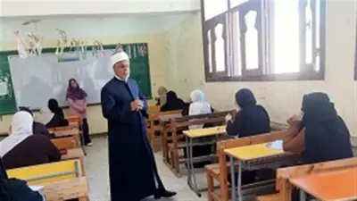 طلاب الثانوية الأزهرية يختتمون امتحاناتهم بمادة الأدب والنصوص في 8 يوليو