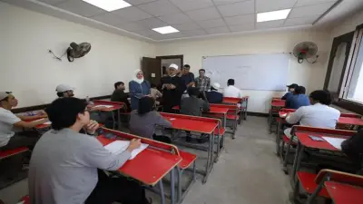 طلاب الثانوية الأزهرية بالشعبة العلمية يؤدون امتحان التوحيد