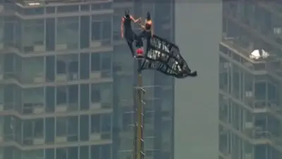 عرض زواج على طريقة باتمان ينتهي بتوقيف روسيين في نيويورك