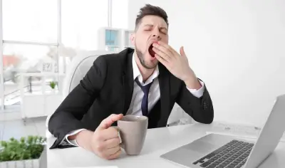 الوقت المناسب لتناول القهوة بعد الاستيقاظ لتجنب التعب
