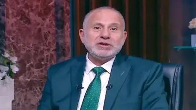 الهدوء مفتاح التعامل مع مريض ألزهايمر.. نصائح طبيب نفسي
