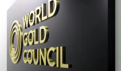 مجلس الذهب العالمي يوجه 20 رسالة: توقعات الذهب في النصف الثاني من 2026
