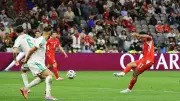 بالفيديو: انتهت الحكاية.. الجزائر تُغادر المونديال بهزيمة مُحبطَة أمام سويسرا