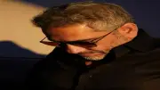 تدهور الحالة الصحية لفضل شاكر داخل السجن ونقله للمستشفى العسكري