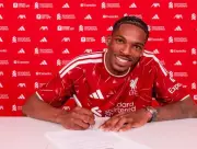 ليفربول يعلن رسميا تعاقده مع جيريمي جاكيه حتى 2031