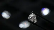 الألماس الطبيعي يواجه ضغوطًا عالمية.. روسيا تتصدر رغم العقوبات وأنجولا تصعد