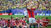 فيديو عاري الصدر: أميرة النرويج تفاجئ هالاند في غرفة الملابس بعد إقصاء البرتغال