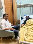 محافظ البحر الأحمر يزور الأنبا إيلاريون في المستشفى بعد أزمة صحية