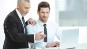 حالة وحيدة يستحق فيها العامل تعويض يصل لأجر شهرين.. اعرف حقوقك